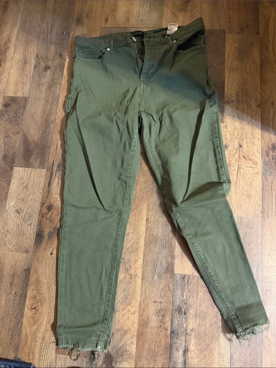 Banana Republic Pants - Women’s banana republic Olive Green Slim Fit Pants